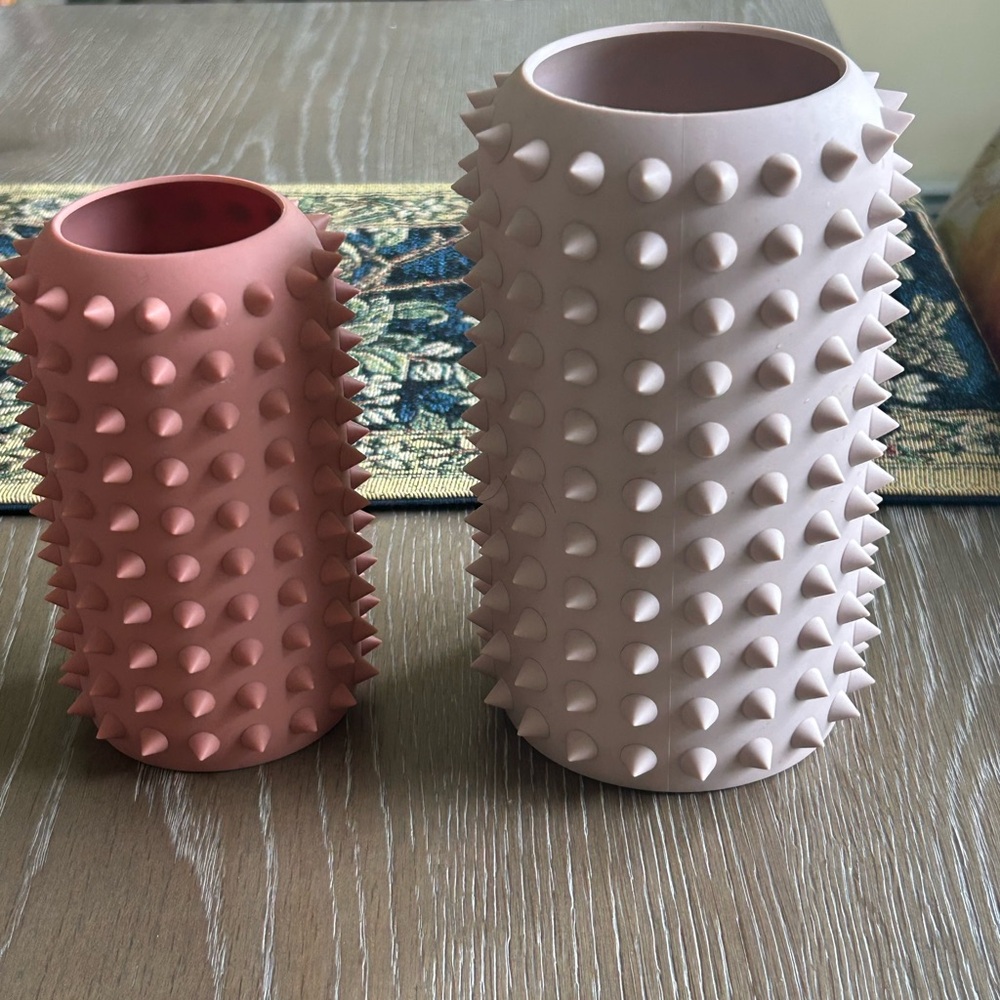 Spiked bkr sleeves. Sleeves only. 
Bundle of 2 for $40 or 1 sleeve only for $15